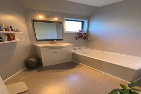 Photo of property in 1/25 Kingham Place, Avonhead, Christchurch, 8042