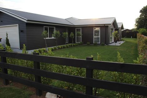 Photo of property in 504 Richmond Street, Lepperton, New Plymouth, 4373