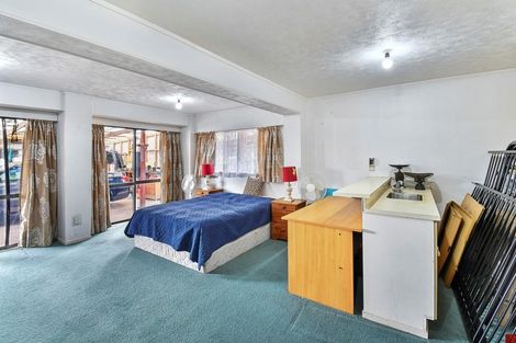 Photo of property in 11 Melia Grove, Goodwood Heights, Auckland, 2105