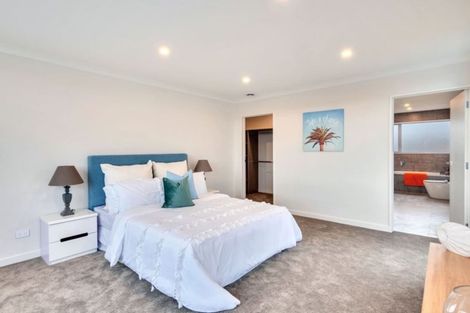 Photo of property in 4 Lagonda Rise, Oteha, Auckland, 0632