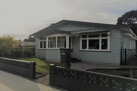 Photo of property in 18 Aubrey Street, New Plymouth, 4310