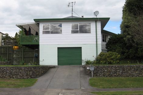 Photo of property in 15 Cumberland Crescent, Welcome Bay, Tauranga, 3112