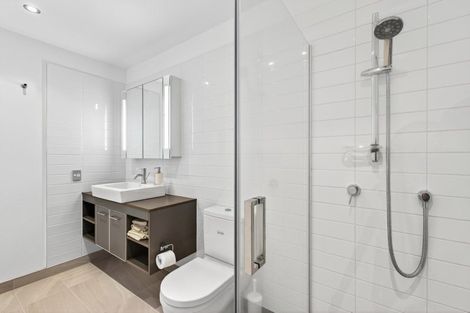 Photo of property in 407/7 Humber Street, Pandora, Napier, 4110