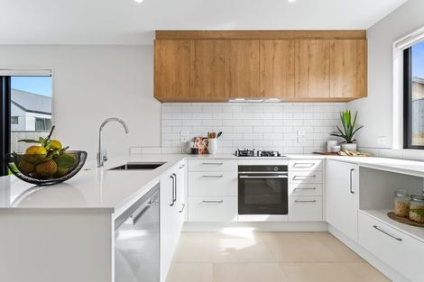 Photo of property in 5 Seafoam Road, Rosehill, Papakura, 2113