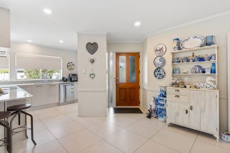 Photo of property in 1/20 Solana Court, Botany Downs, Auckland, 2010