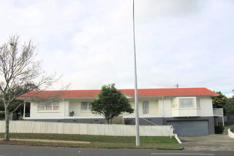 Photo of property in 2 Everglade Drive, Goodwood Heights, Auckland, 2105
