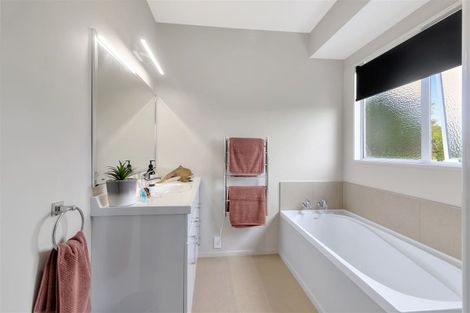 Photo of property in 61 Whatapaka Road, Karaka, Papakura, 2580