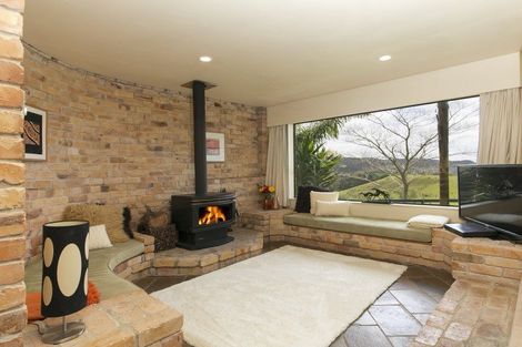 Photo of property in 115 Hillcrest Road, Hatfields Beach, Orewa, 0931