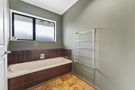 Photo of property in 2 Masefield Terrace, Kelvin Grove, Palmerston North, 4414