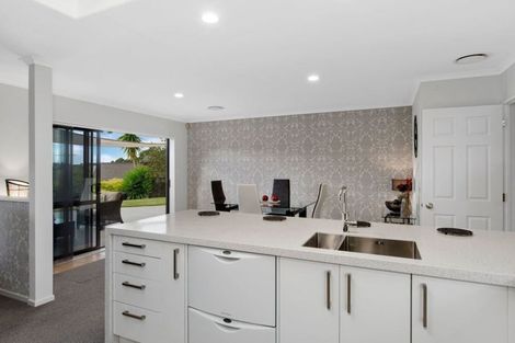 Photo of property in 22 Helen Ryburn Place, Torbay, Auckland, 0630