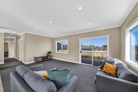 Photo of property in 25 Maple Crescent, Whalers Gate, New Plymouth, 4310