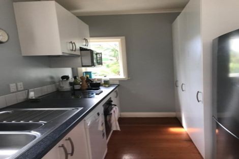 Photo of property in 25 Omar Street, Khandallah, Wellington, 6035