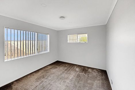 Photo of property in 60 Magic Way, Randwick Park, Auckland, 2105