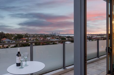 Photo of property in Maison Apartments, 502/16 Huron Street, Takapuna, Auckland, 0622