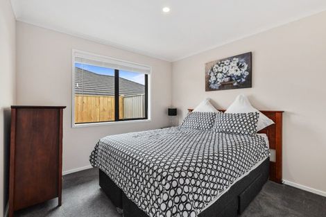 Photo of property in 12 Jeroboam Loop, Kumeu, 0810