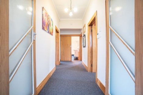 Photo of property in 18 Kingswood Street, Takaro, Palmerston North, 4412