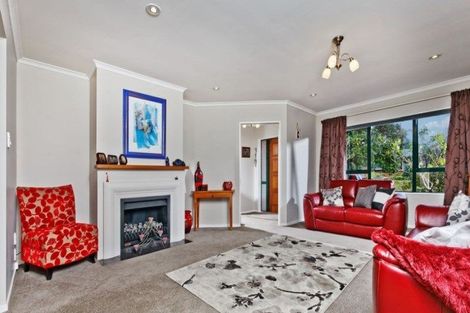 Photo of property in 15 Vanderbilt Parade, Albany, Auckland, 0632