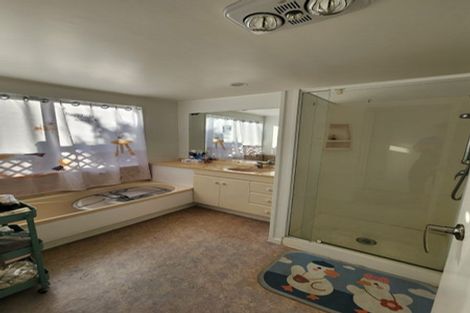 Photo of property in 49 Golfland Drive, Golflands, Auckland, 2013