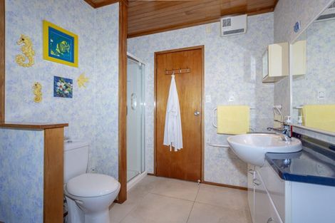 Photo of property in 2/21 Helvetia Drive, Browns Bay, Auckland, 0630