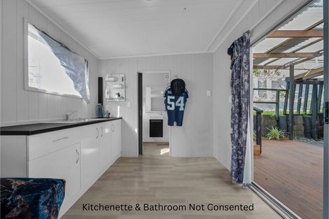Photo of property in 56 Claverdon Drive, Massey, Auckland, 0614