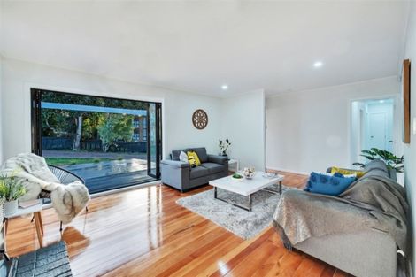 Photo of property in 7 Serjeant Street, Henderson, Auckland, 0612