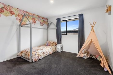 Photo of property in 11 Woodlaw Crescent, Prebbleton, 7604