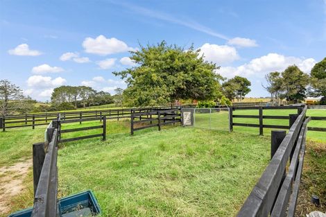 Photo of property in 145 Hanham Road, Kumeu, 0891