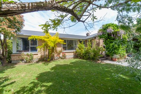 Photo of property in 5 Burrows Place, Ilam, Christchurch, 8041