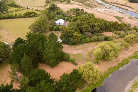 Photo of property in 1100b Coast Road, Wainuiomata Coast, Wainuiomata, 5373