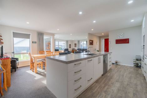 Photo of property in 25 Tawera Place, Te Anau, 9679