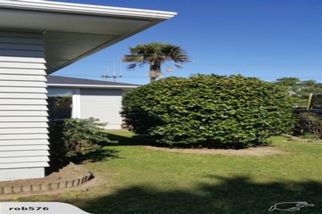 Photo of property in 10 Peters Avenue, Cloverlea, Palmerston North, 4412