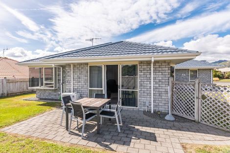 Photo of property in 28 Realm Drive, Paraparaumu, 5032