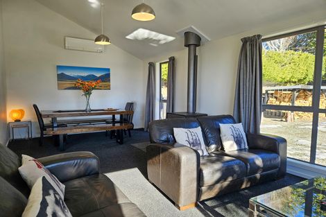 Photo of property in 12 O'neill Place, Lake Tekapo, 7999