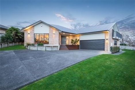 Photo of property in 2 Bovill Way, Tuakau, 2121