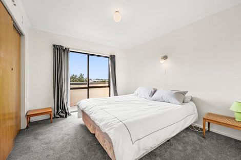 Photo of property in 19 Colenso Place, Otaki Beach, Otaki, 5512