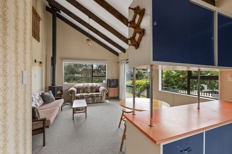 Photo of property in 76 Field Way, Waikanae Beach, Waikanae, 5036