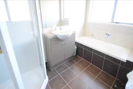 Photo of property in 8 Barnacle Rise, Red Beach, 0932