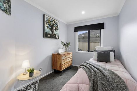 Photo of property in 5 Vernon Grove, Brown Owl, Upper Hutt, 5018