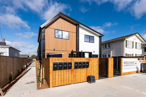 Photo of property in 3/97 Whites Line East, Waiwhetu, Lower Hutt, 5010