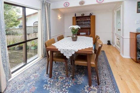 Photo of property in 6 Orinda Close, Botany Downs, Auckland, 2010