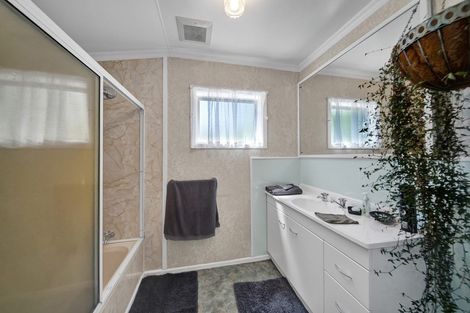 Photo of property in 15 Disraeli Street, Hawera, 4610