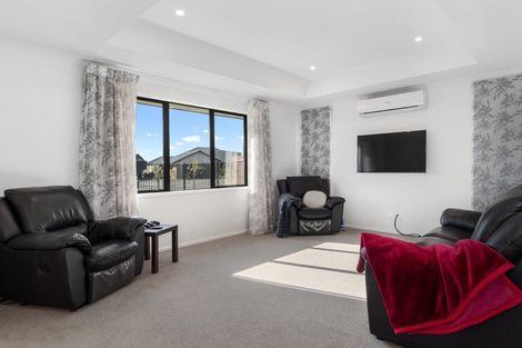 Photo of property in 15 Greystone Place, Omokoroa, 3114