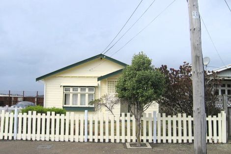 Photo of property in 58 Puru Crescent, Lyall Bay, Wellington, 6022