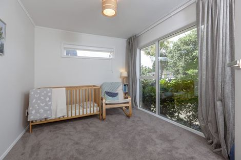 Photo of property in 9 Nugget Grove, Raumati Beach, Paraparaumu, 5032