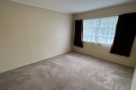 Photo of property in 2/34 Sandgate Avenue, Botany Downs, Auckland, 2010