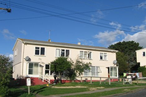 Photo of property in 77-79 Sievers Grove, Cannons Creek, Porirua, 5024