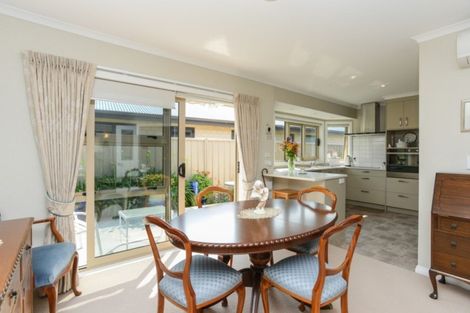 Photo of property in 6 Gregory Grove, Clive, 4102