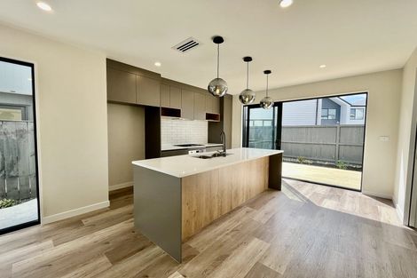 Photo of property in 6 Babos Avenue, Kumeu, 0810