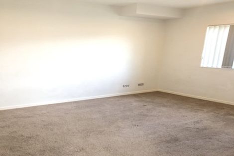 Photo of property in 4 Carrickdawson Drive, Flat Bush, Auckland, 2019
