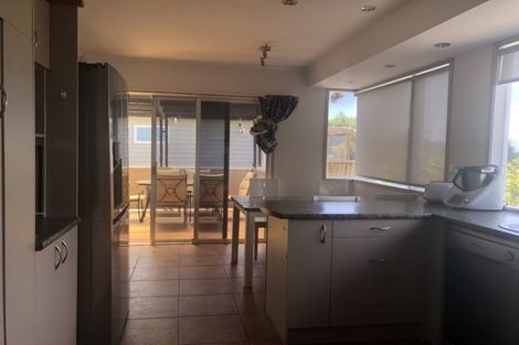 Photo of property in 8 Advene Road, Cockle Bay, Auckland, 2014